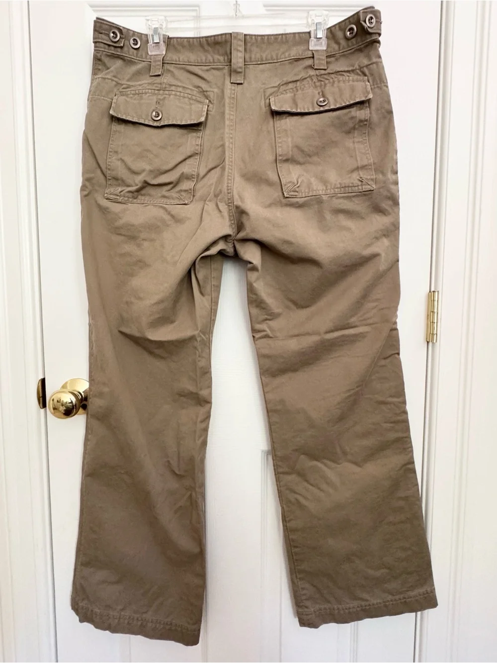 Banana Republic Men's Chino Pants in Olive